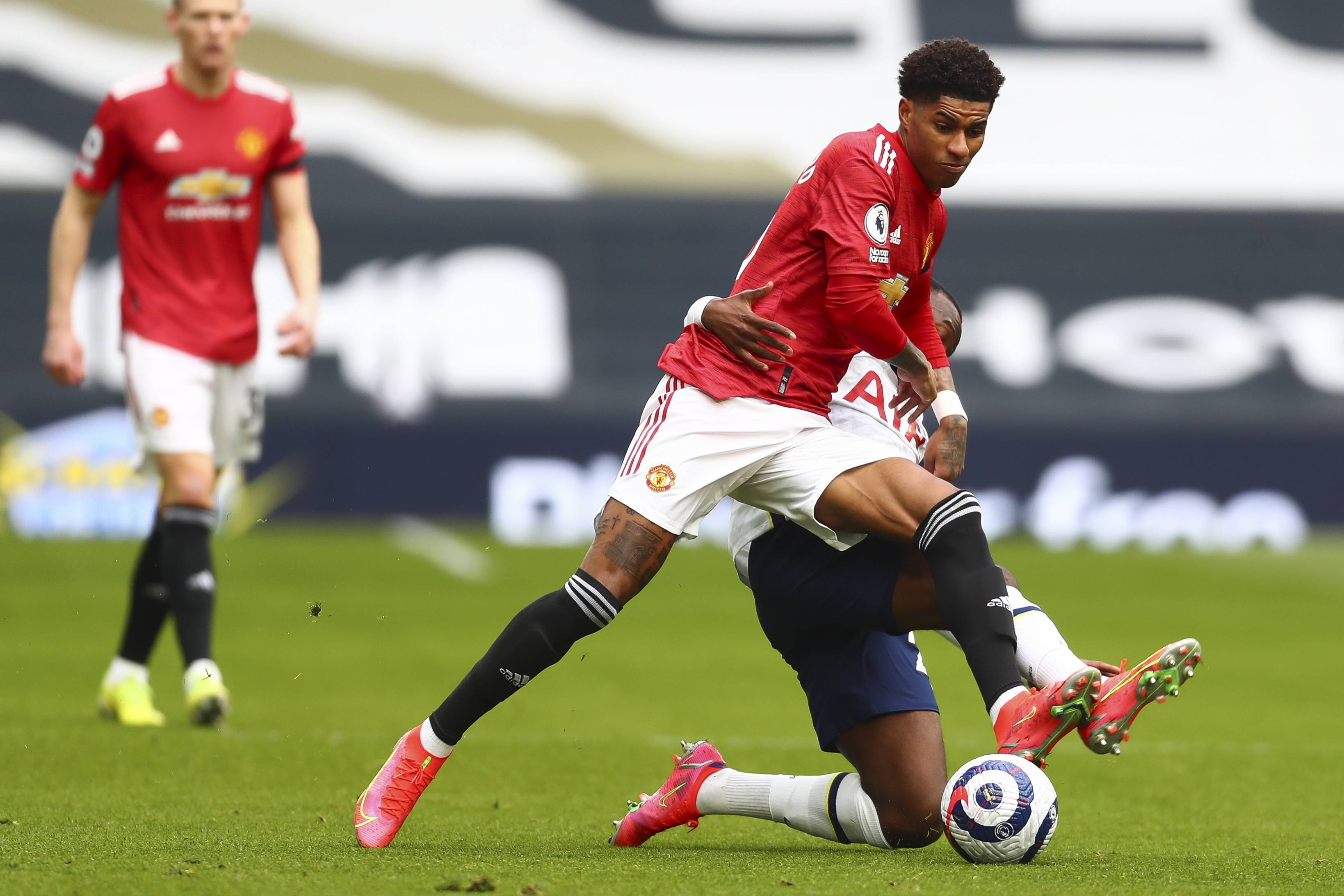 日韩足球的 日韩足球的