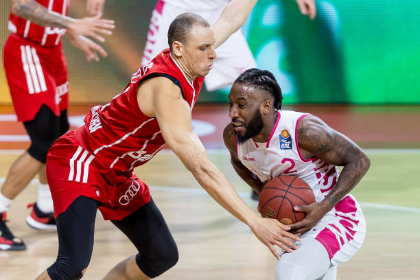 超过10场 超过10场